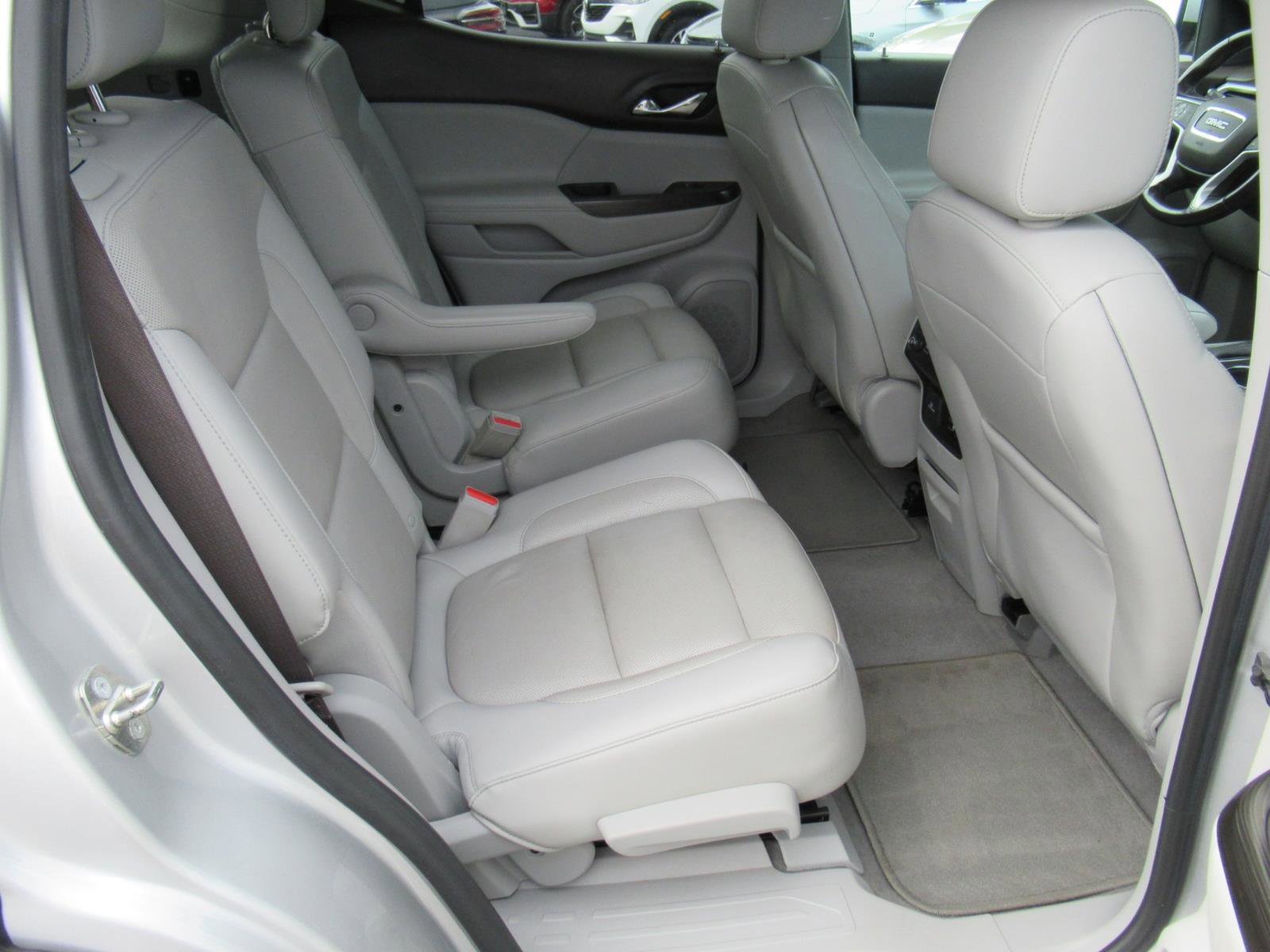 Used 2018 GMC Acadia SLT image 30