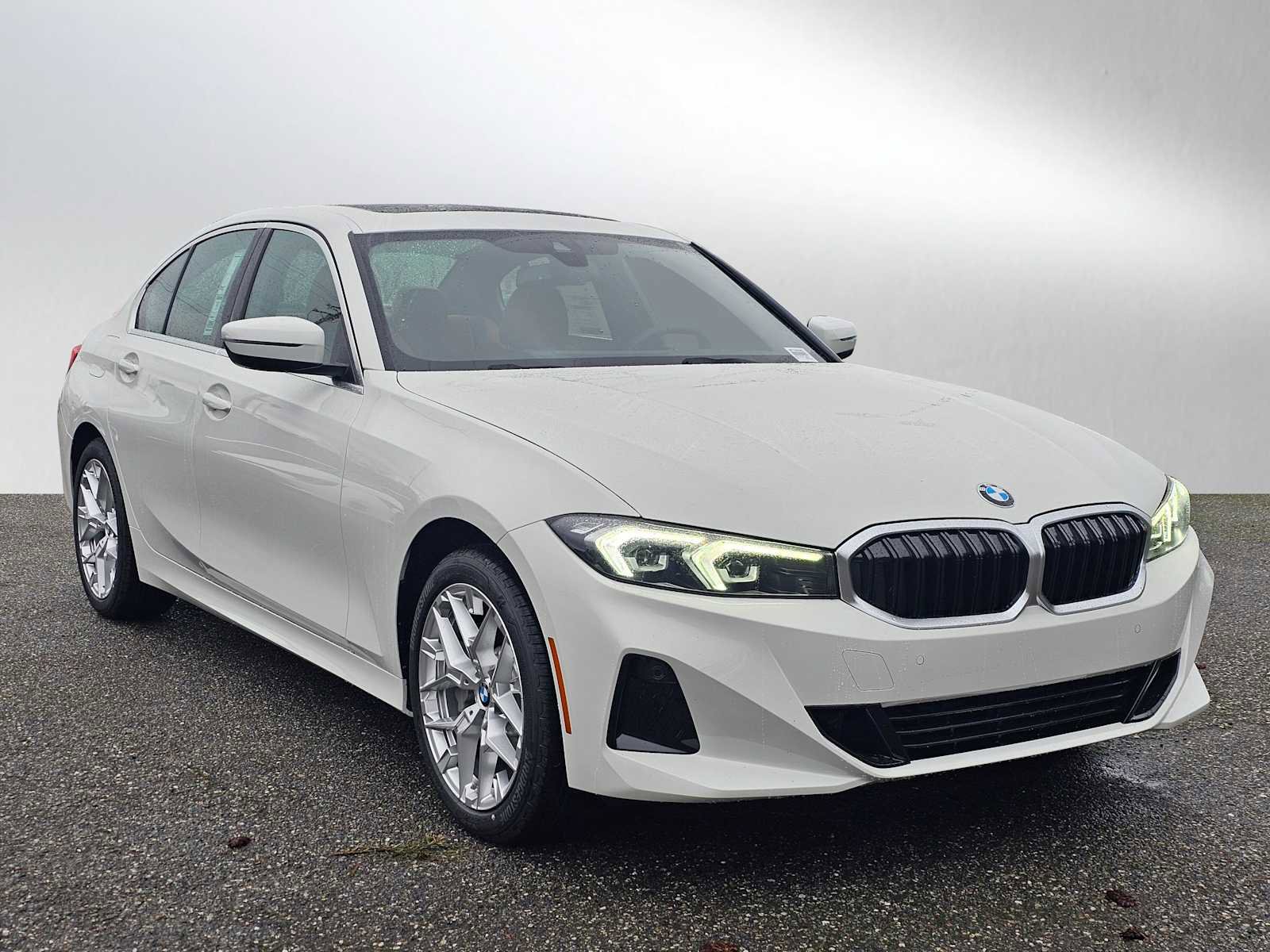 Used 2025 BMW 330i xDrive Sedan w/ Premium Package image 7