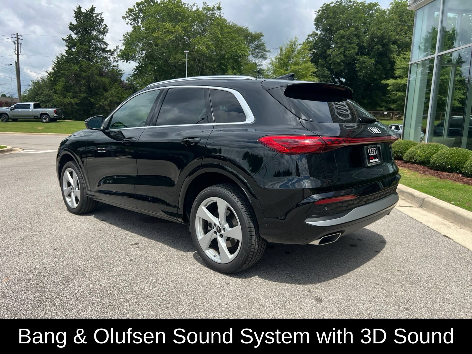 Used 2025 Audi Q5 Premium Plus w/ Premium Plus AWD/4WD image 8
