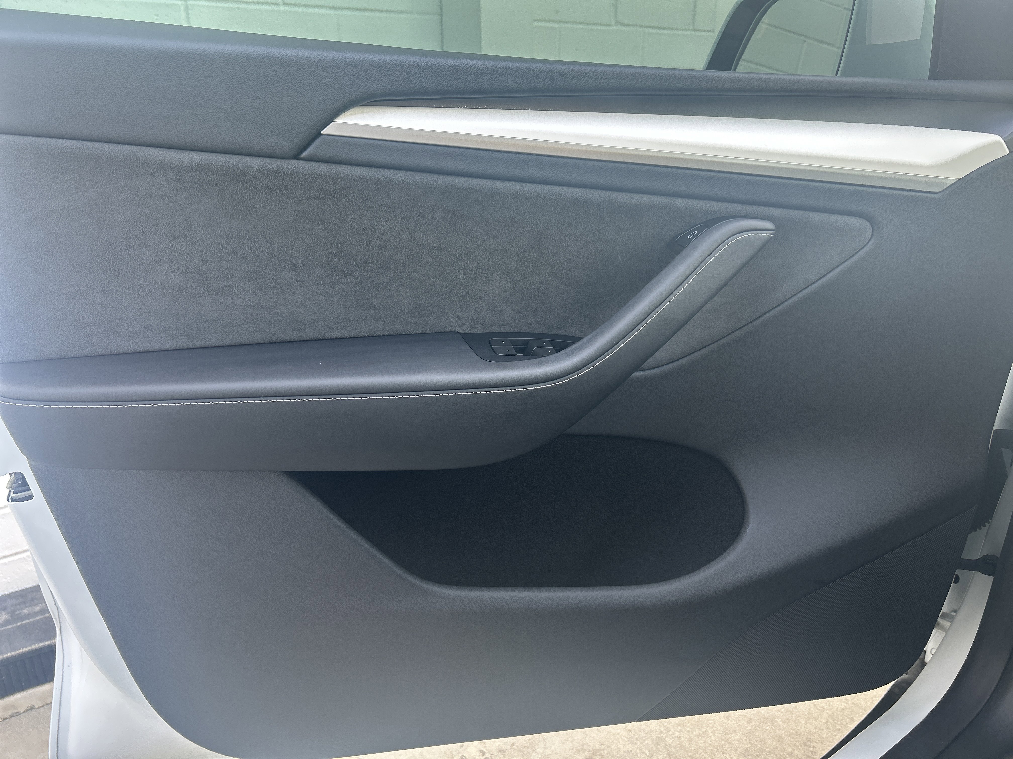 Used 2024 Tesla Model Y Long Range AWD/4WD image 22