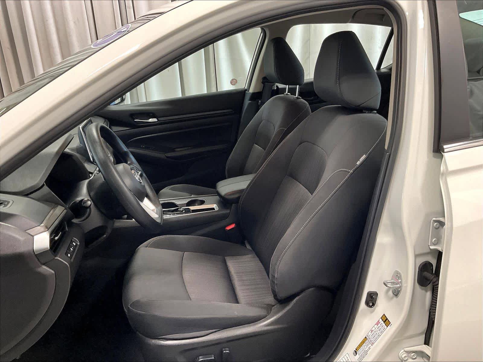 Certified 2025 Nissan Altima 2.5 SV FWD image 10