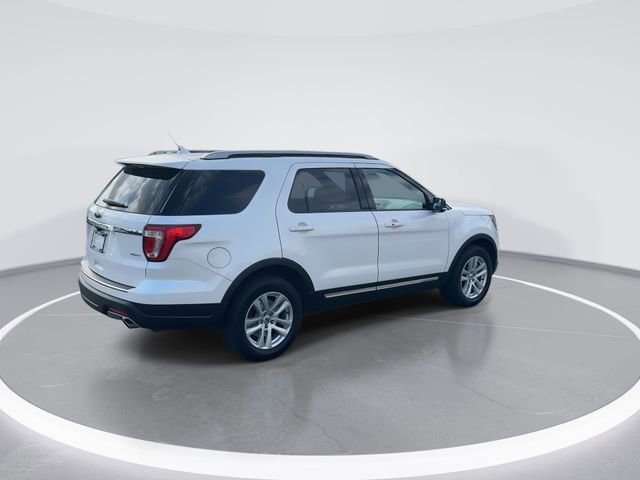 Used 2018 Ford Explorer XLT w/ Equipment Group 202A image 7