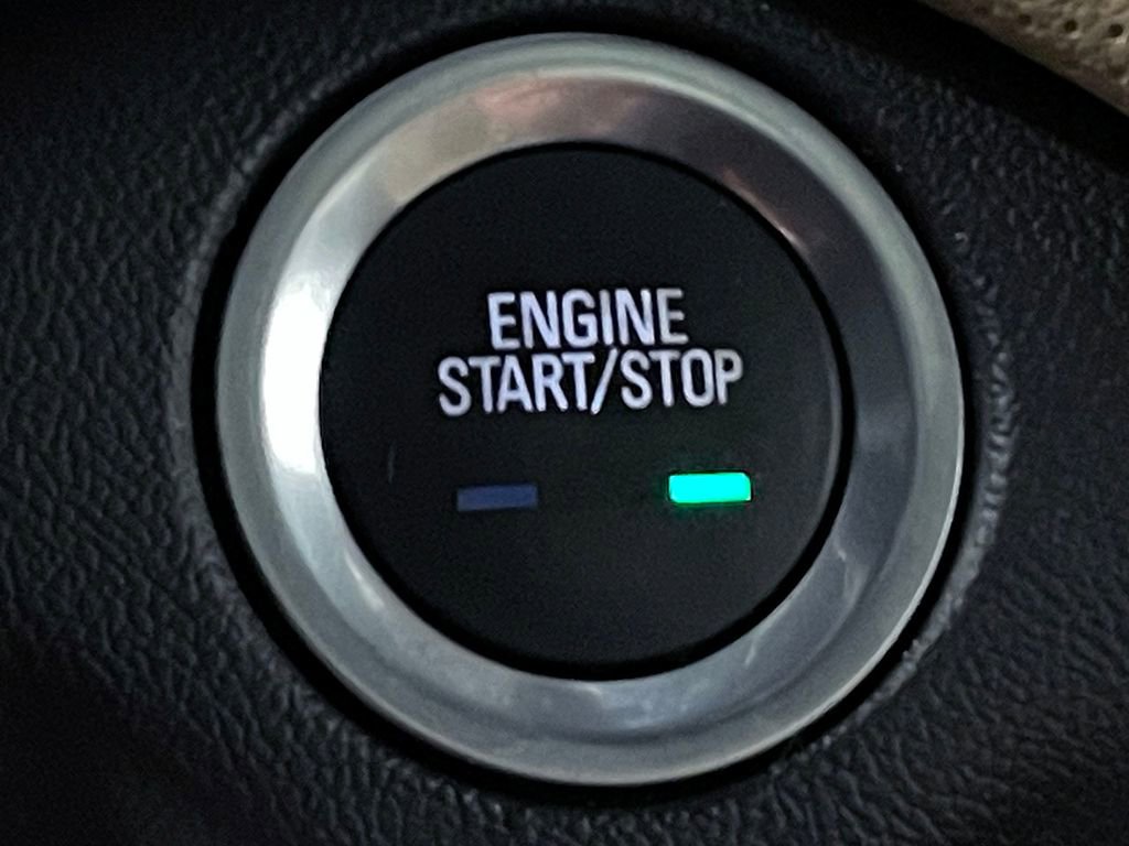 Used 2023 Chevrolet Equinox Premier AWD/4WD image 31