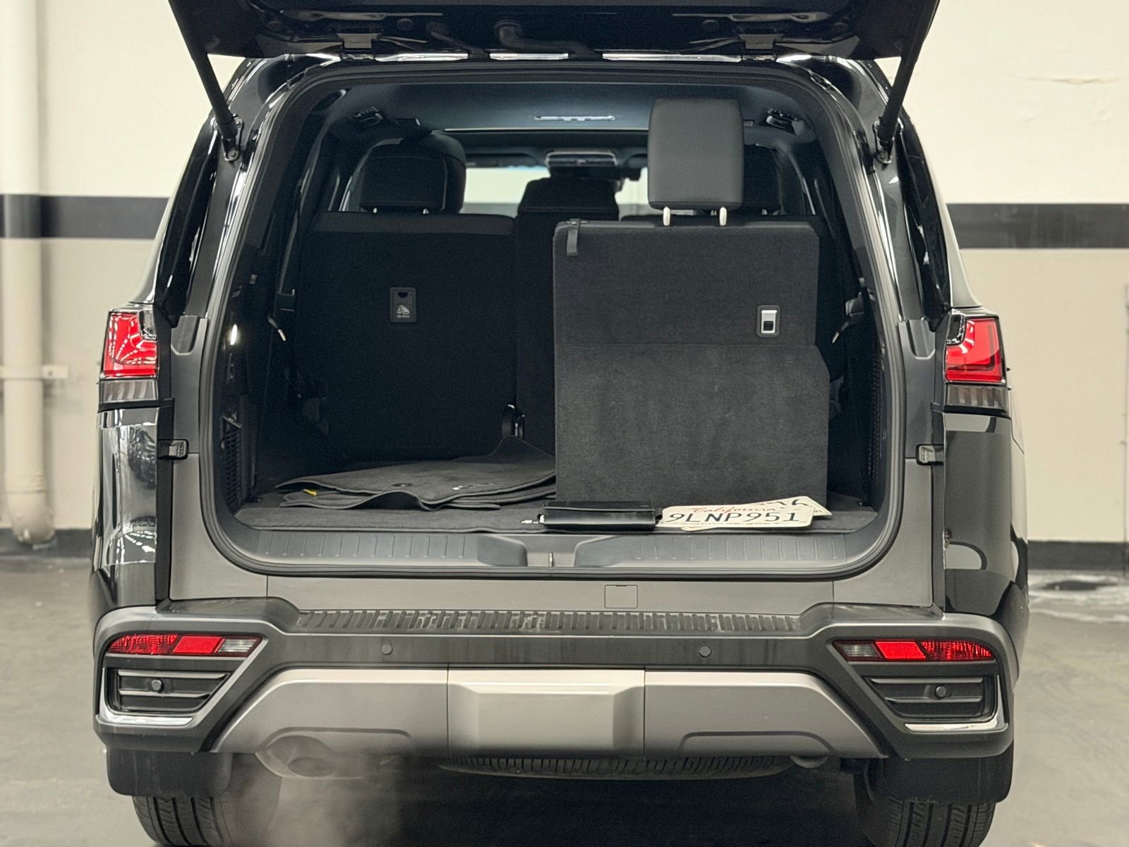 Used 2024 Lexus LX 600 4WD w/ Interior Upgrade Package image 15