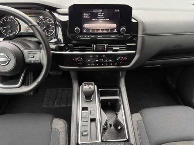Used 2025 Nissan Pathfinder SV FWD image 15