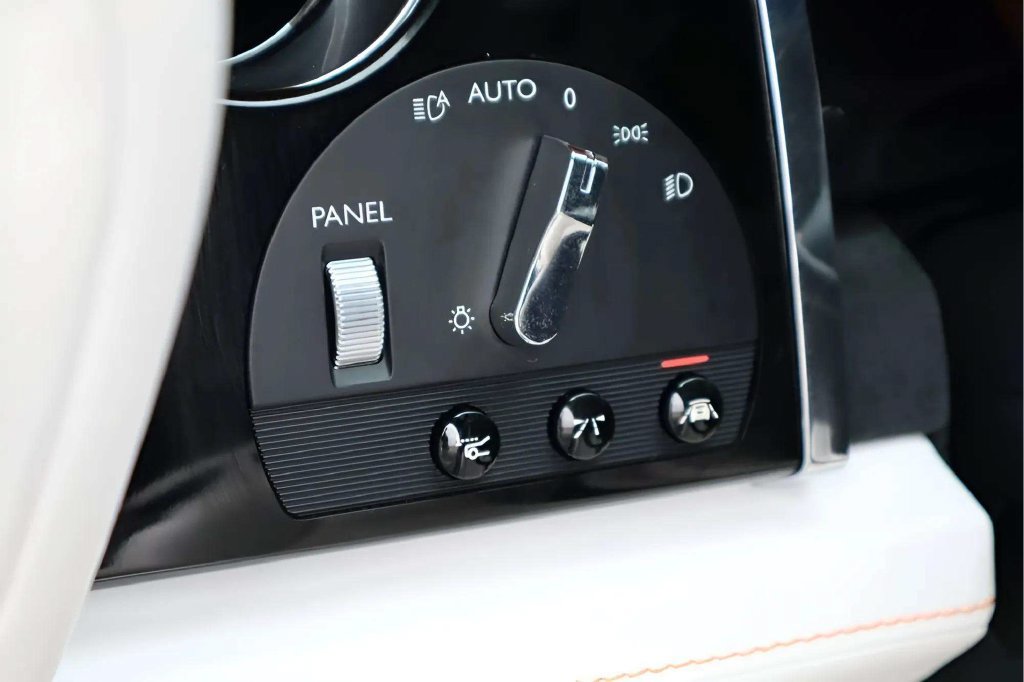 Used 2021 Rolls-Royce Wraith RWD image 12