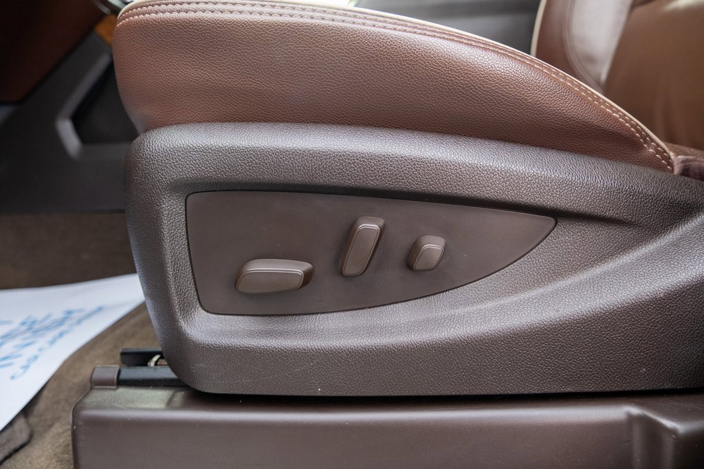 Used 2017 Chevrolet Silverado 2500 High Country w/ Duramax Plus Package image 29