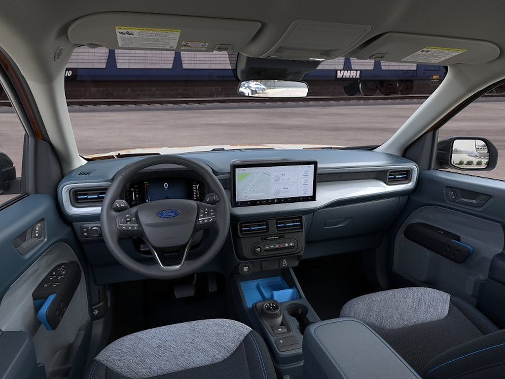 New 2026 Ford Maverick XLT w/ XLT Luxury Package FWD image 9