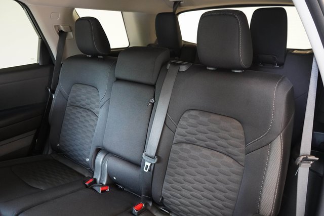 Used 2024 Nissan Pathfinder SV image 16