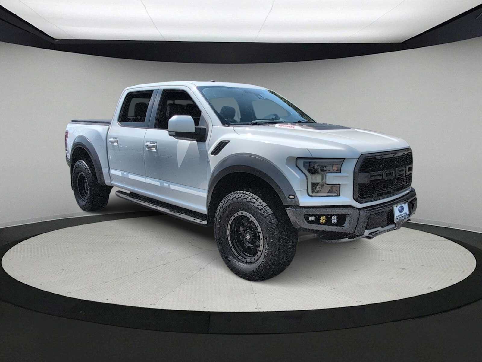 Used 2017 Ford F150 Raptor w/ Equipment Group 802A Luxury AWD/4WD image 2