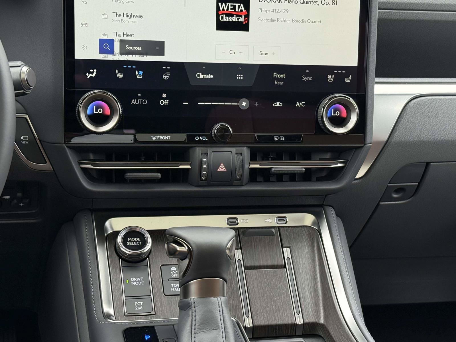 New 2026 Lexus GX 550 w/ Accessory Package (2T) AWD/4WD image 14