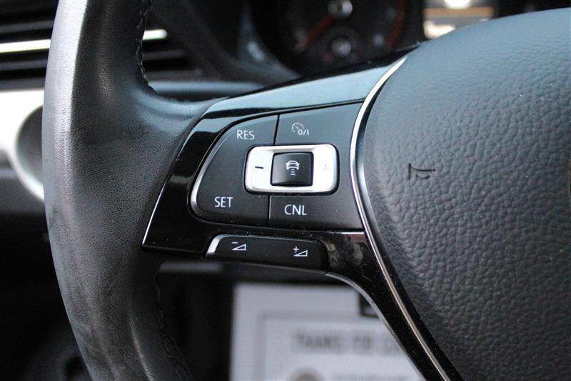 Used 2021 Volkswagen Passat 2.0T SE image 15