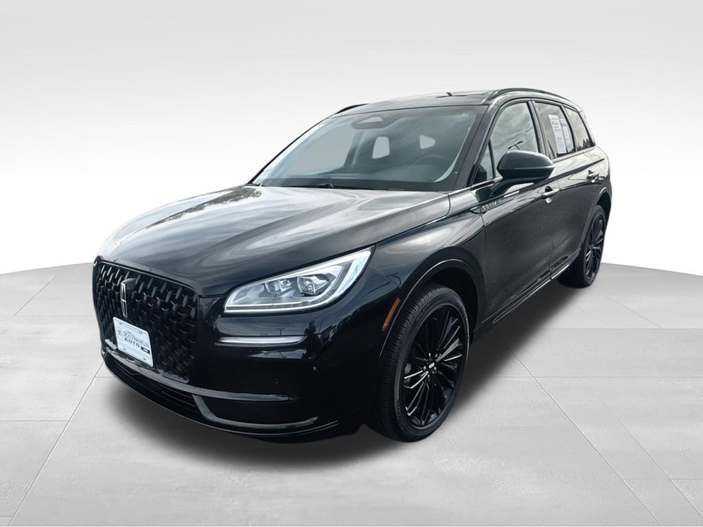 Used 2023 Lincoln Corsair Reserve w/ Equipment Group 201A AWD/4WD image 4