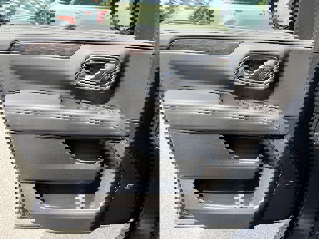 Certified 2024 Chevrolet Tahoe Z71 w/ Z71 Off-Road Package image 23