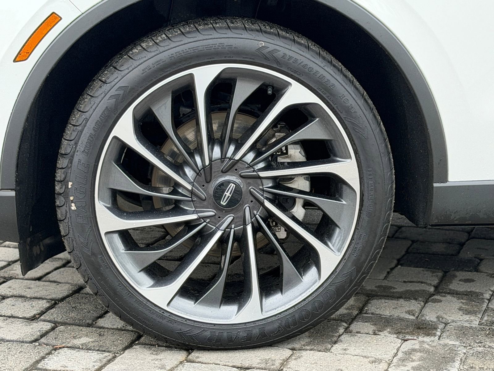 Used 2023 Lincoln Aviator Reserve w/ Equipment Group 201A image 13