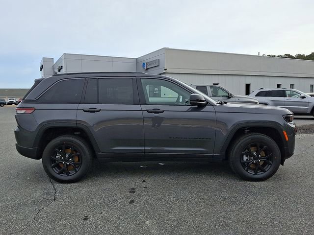 New 2026 Jeep Grand Cherokee Altitude image 5