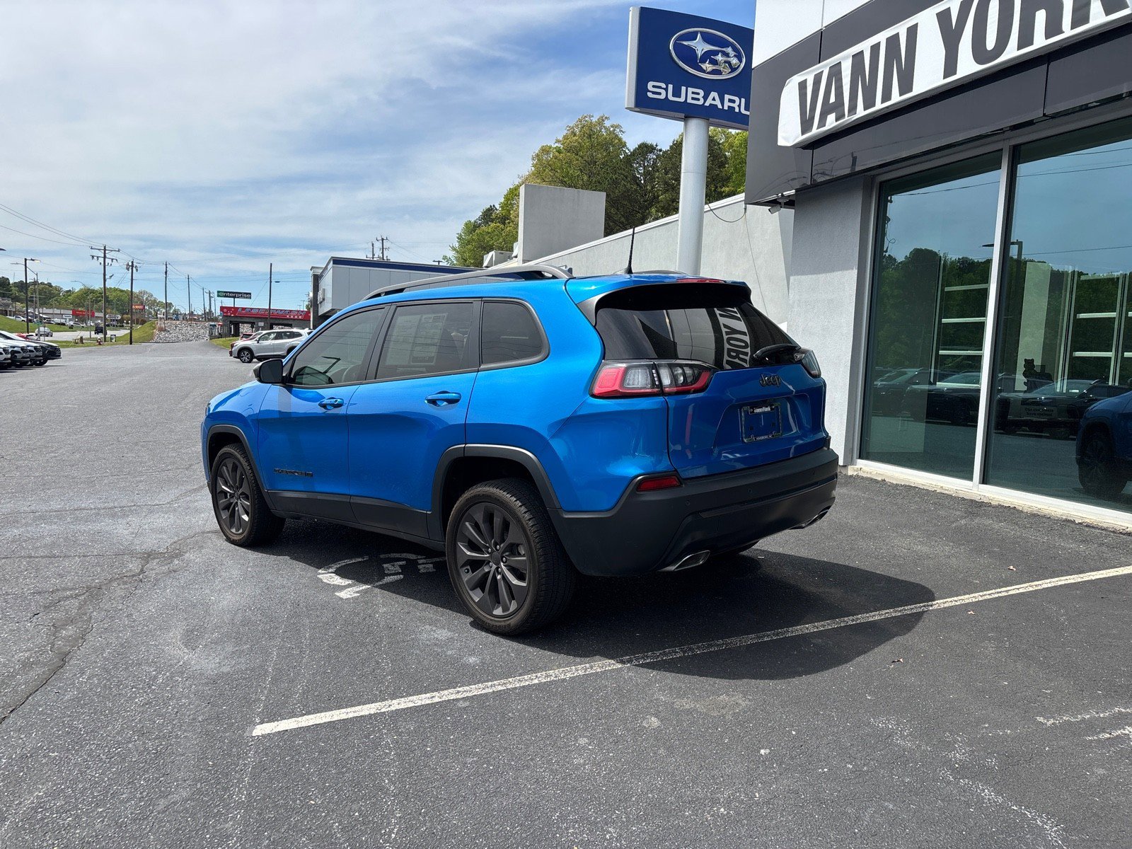 Used 2021 Jeep Cherokee Latitude Lux 80th Anniv w/ Quick Order Package 26U 80TH FWD image 2