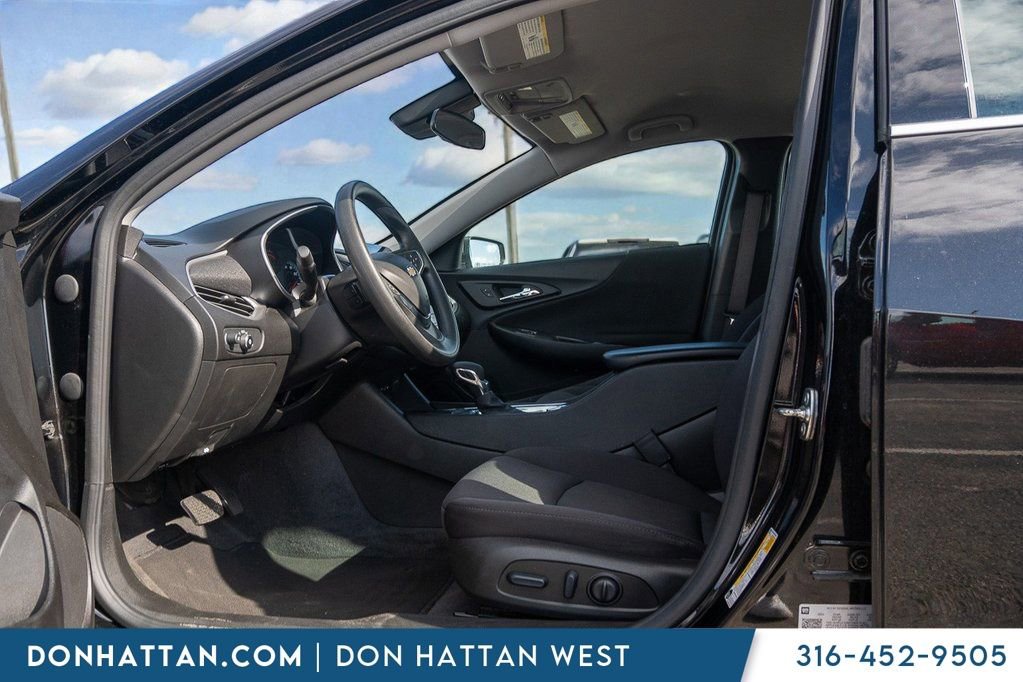 Used 2024 Chevrolet Malibu LT image 3