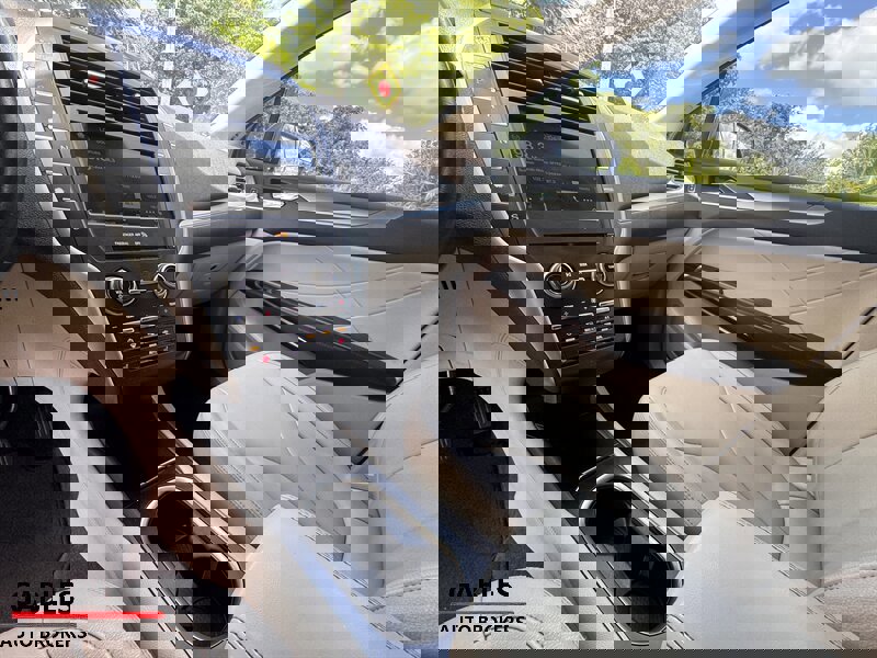 Used 2017 Lincoln MKC Premiere image 24