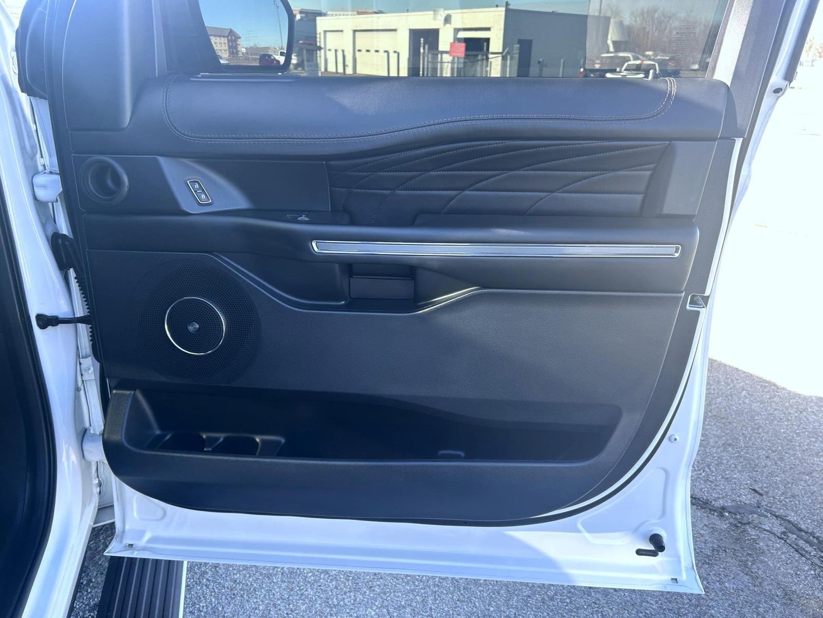 Used 2021 Ford Expedition Platinum image 16