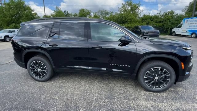 New 2026 Chevrolet Traverse LT w/ Sun and Wheel Package AWD/4WD image 3