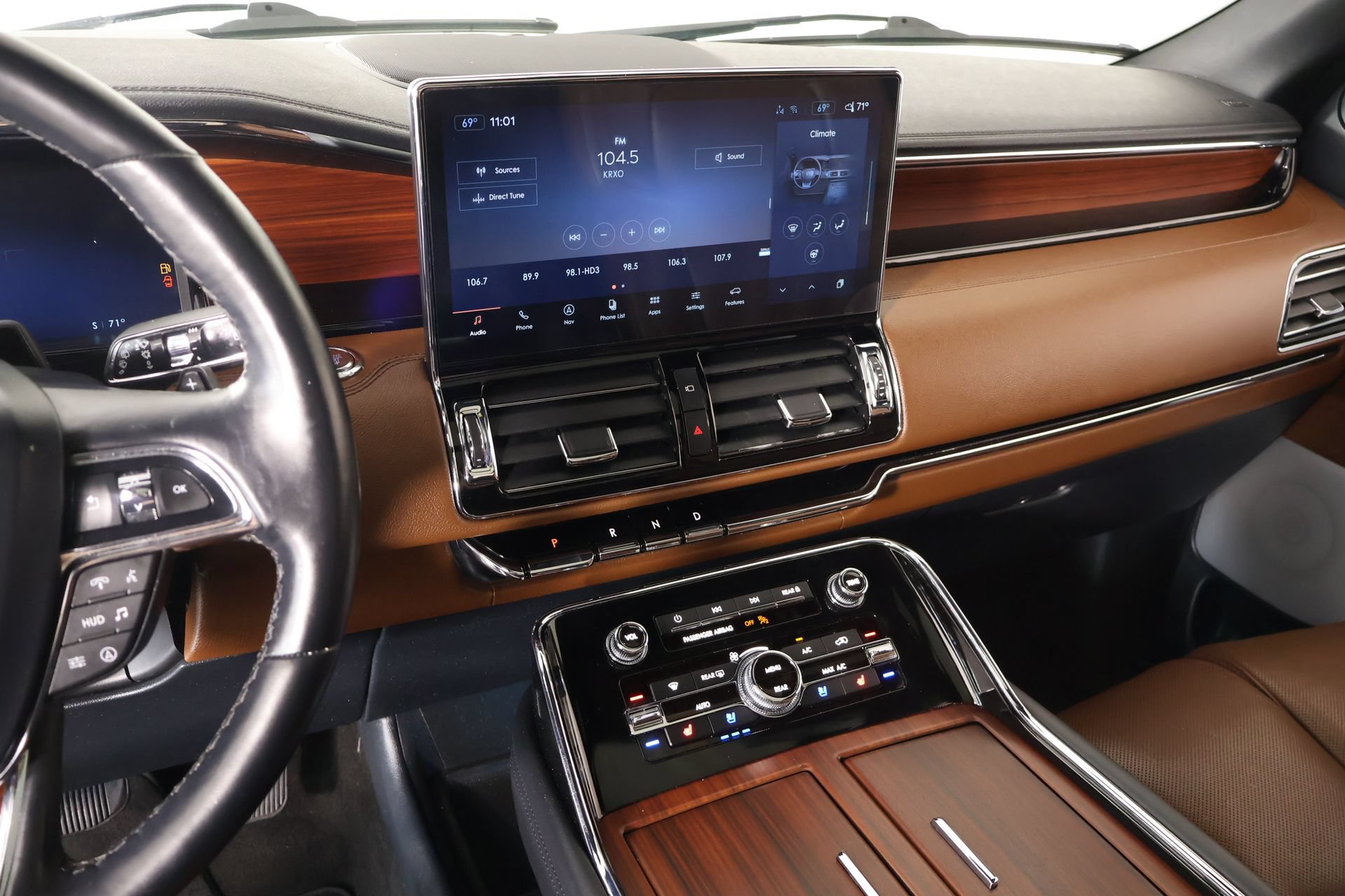 Used 2023 Lincoln Navigator Reserve AWD/4WD image 5
