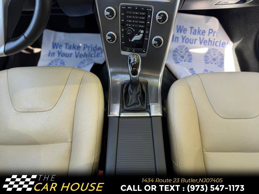 Used 2016 Volvo XC60 T6 w/ Proximity Package AWD/4WD image 25