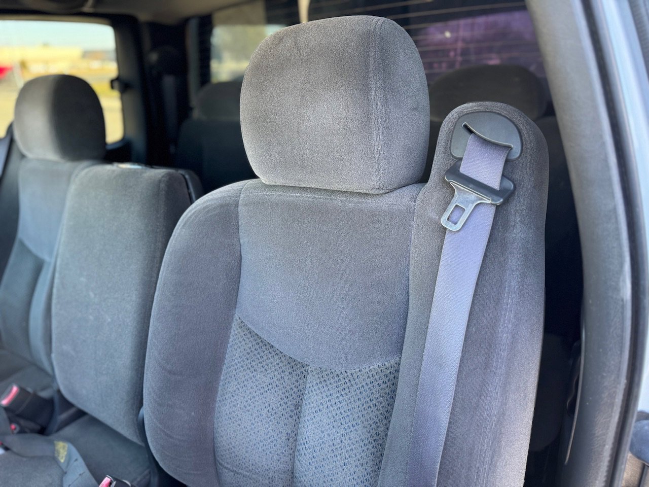 Used 2005 Chevrolet Silverado 2500 LS w/ Skid Plate Package AWD/4WD image 15