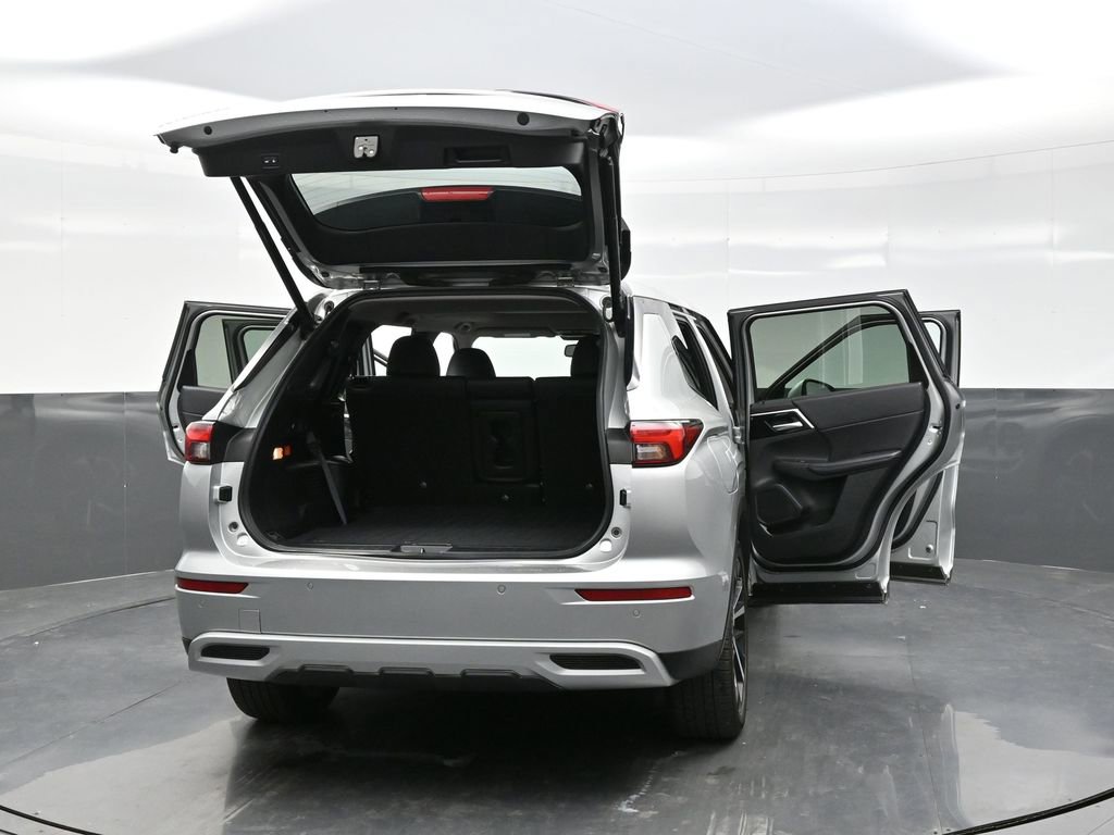 Used 2024 Mitsubishi Outlander SE image 50