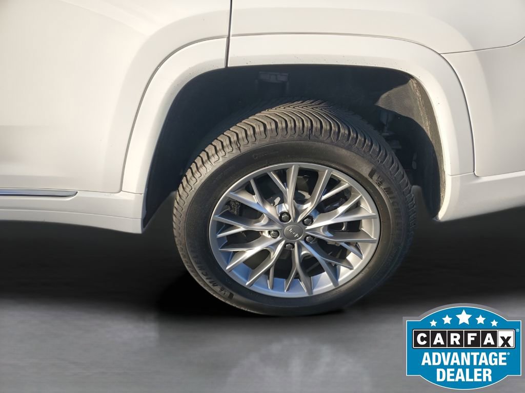 Used 2023 Jeep Grand Cherokee L Summit w/ Luxury Tech Group V image 22