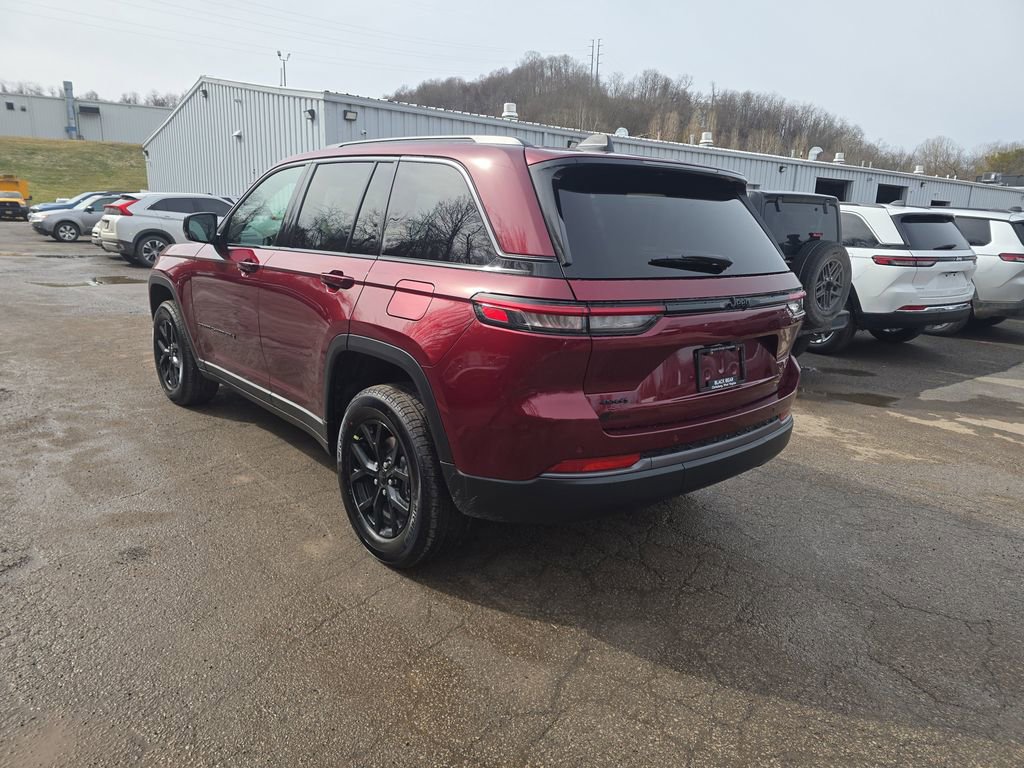 New 2026 Jeep Grand Cherokee Altitude image 6
