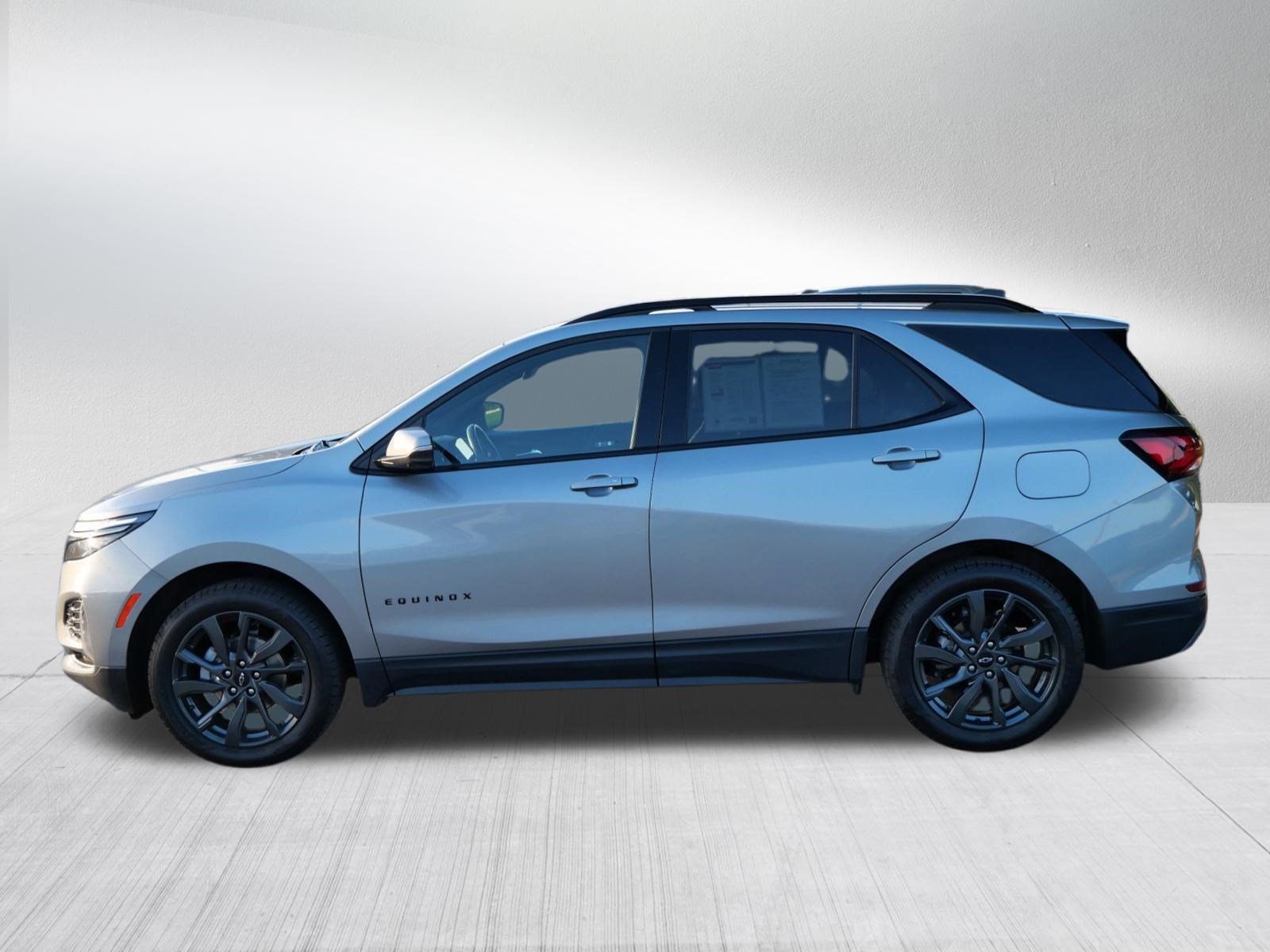 Used 2023 Chevrolet Equinox RS AWD/4WD image 4