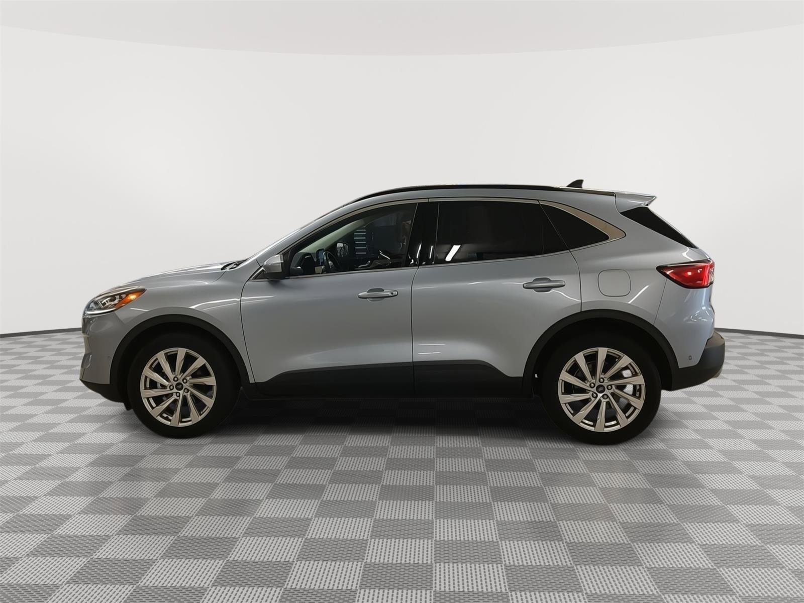 Used 2022 Ford Escape Titanium w/ Titanium Elite Package AWD/4WD image 28