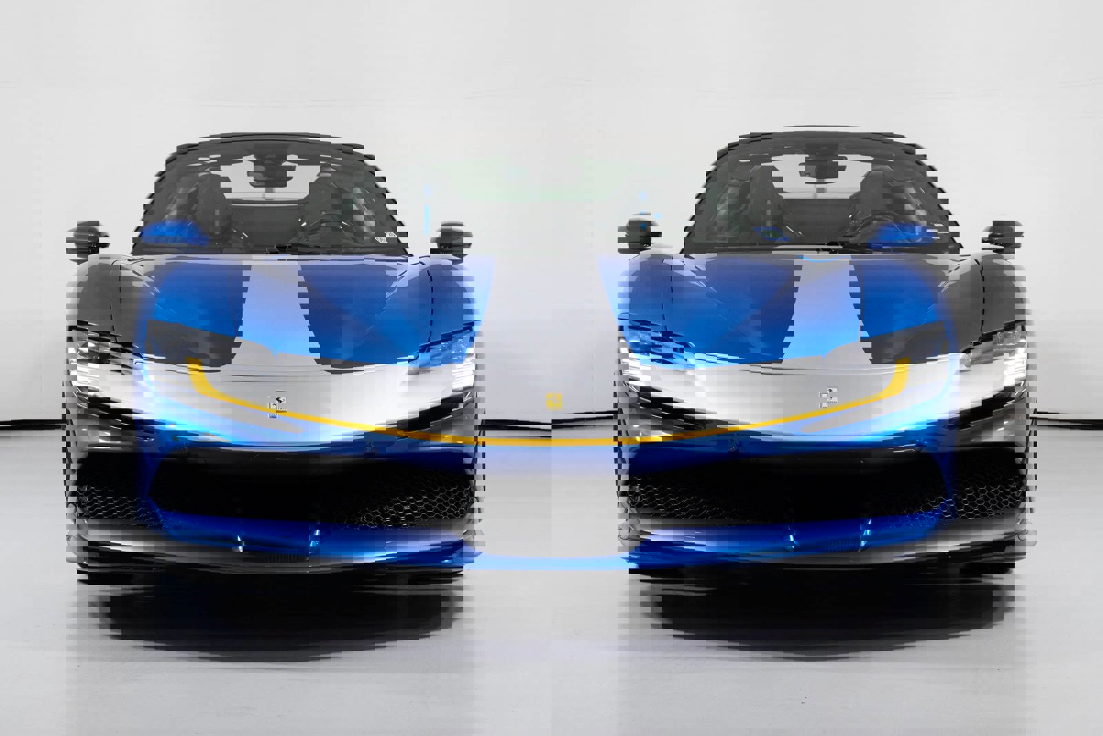 Used 2022 Ferrari SF90 Spider image 21