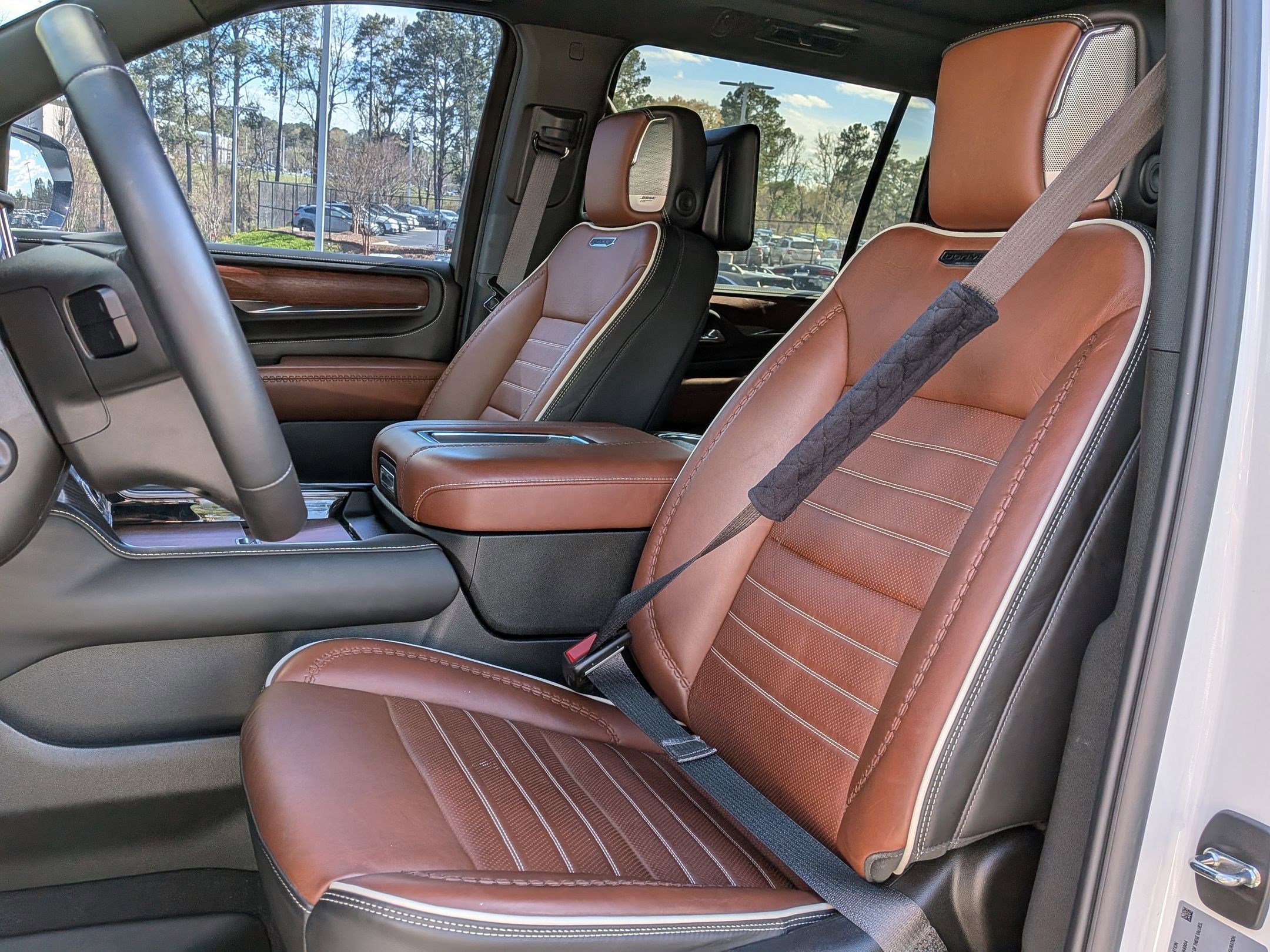 Used 2024 GMC Yukon XL Denali Ultimate image 13