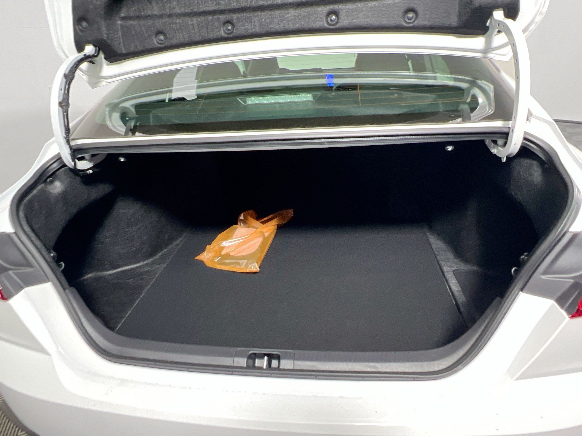 Used 2026 Toyota Camry SE FWD image 33