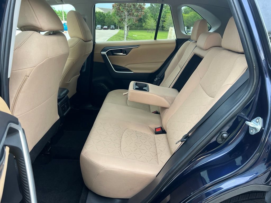 Used 2021 Toyota RAV4 XLE w/ Convenience Package FWD image 35