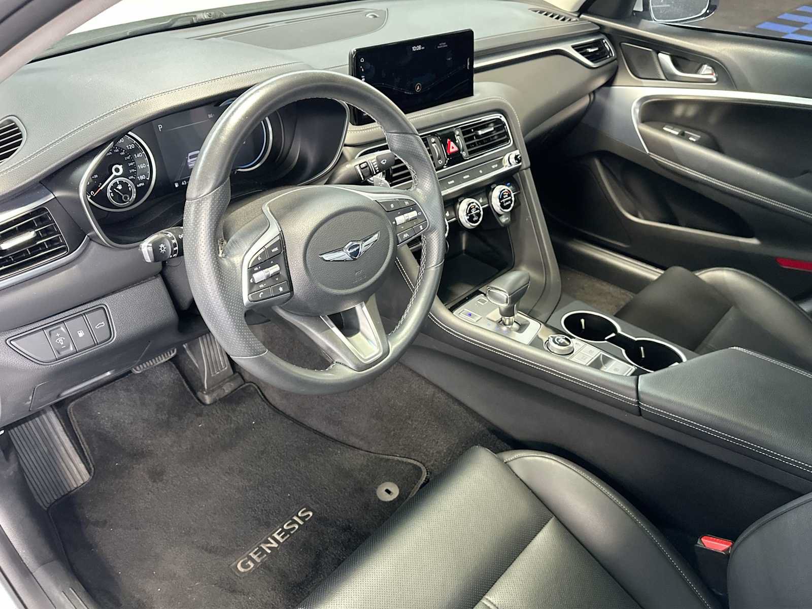 Used 2023 Genesis G70 2.0T RWD image 13