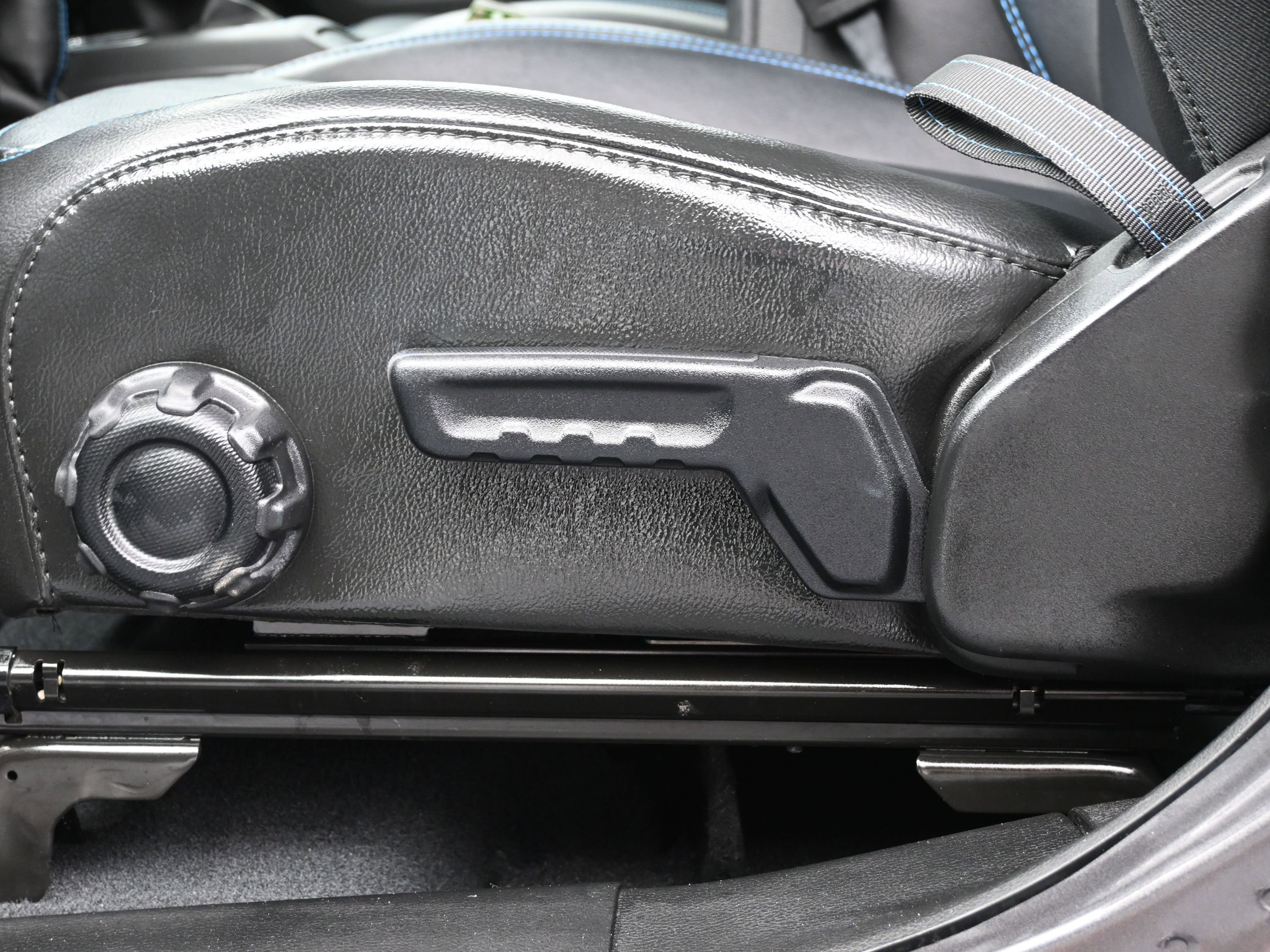 Used 2022 Jeep Wrangler Unlimited Rubicon 4xe w/ Cold Weather Group image 9