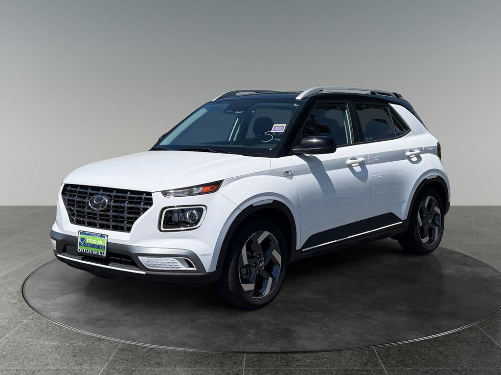 Used 2023 Hyundai Venue Limited FWD image 3