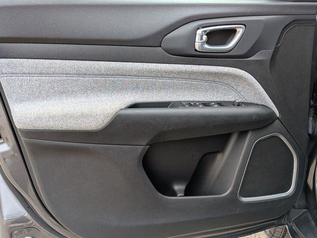 Certified 2022 Jeep Compass Latitude image 14