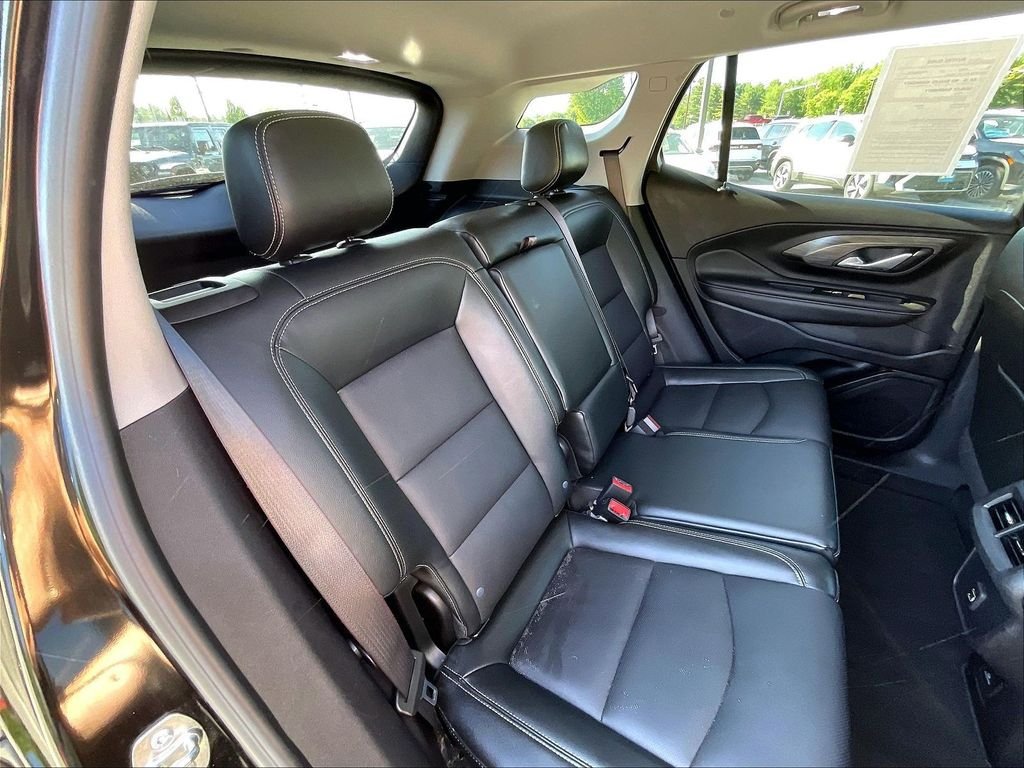 Used 2024 GMC Terrain SLT AWD/4WD image 15