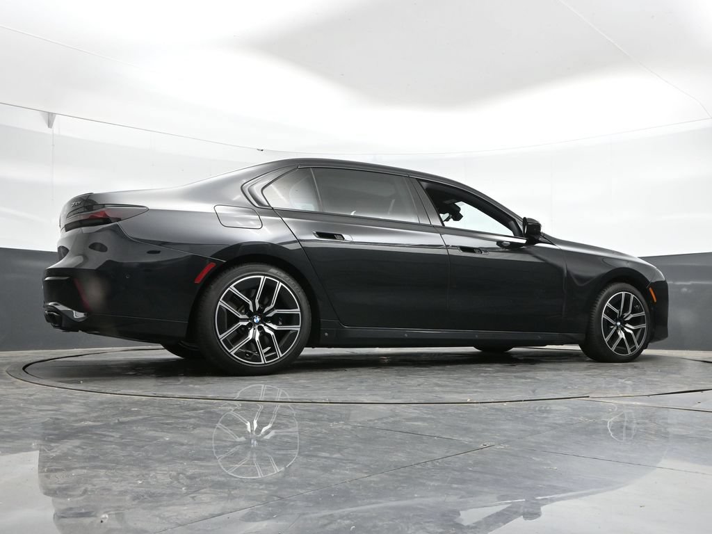 Used 2024 BMW 760i xDrive w/ Executive Package AWD/4WD image 39