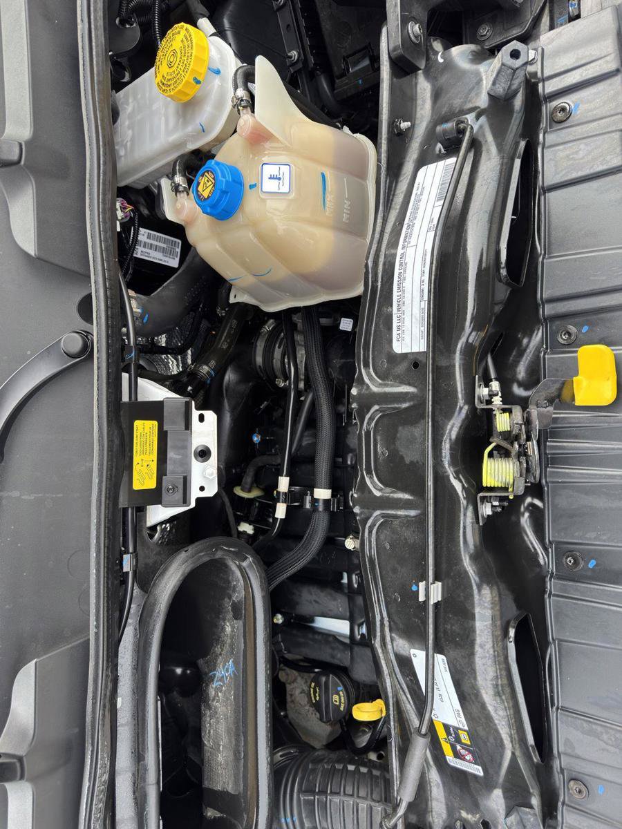 Used 2025 RAM ProMaster 2500 w/ Convenience Group FWD image 36