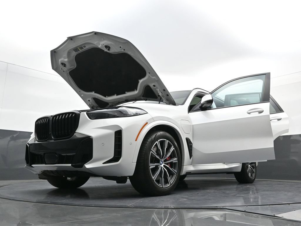Used 2024 BMW X5 xDrive50e w/ Executive Package AWD/4WD image 41