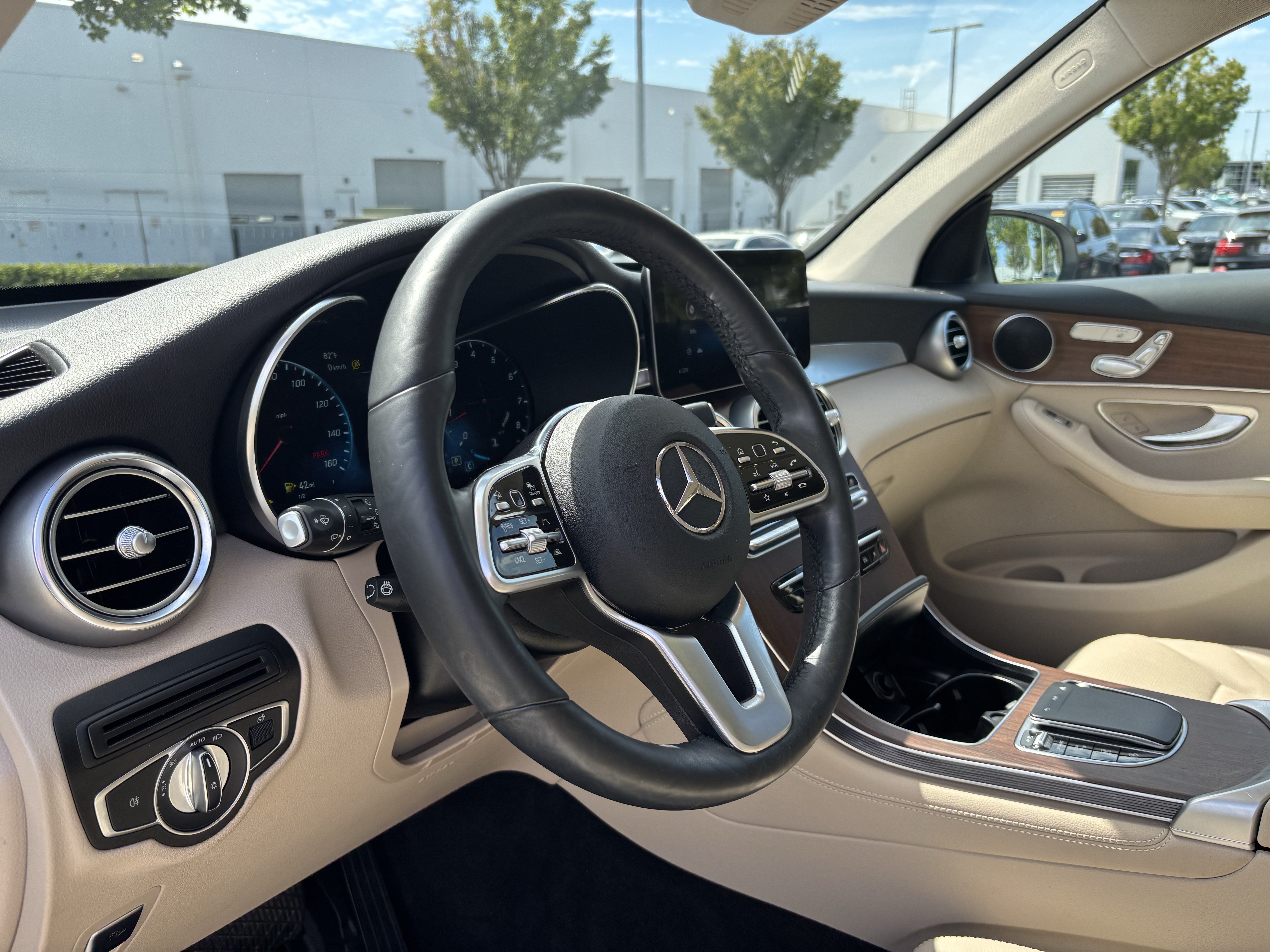 Used 2020 Mercedes-Benz GLC 300 4MATIC image 16
