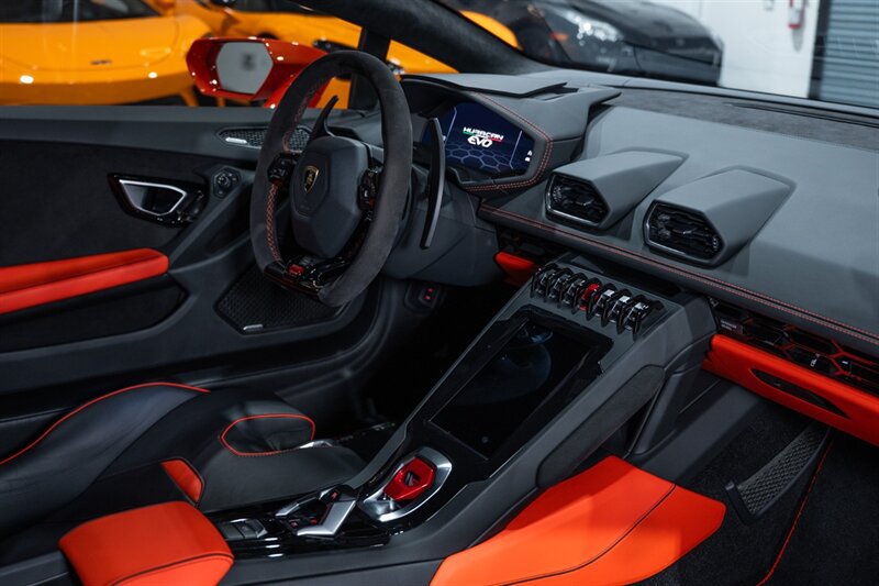 Used 2021 Lamborghini Huracan EVO AWD/4WD image 52
