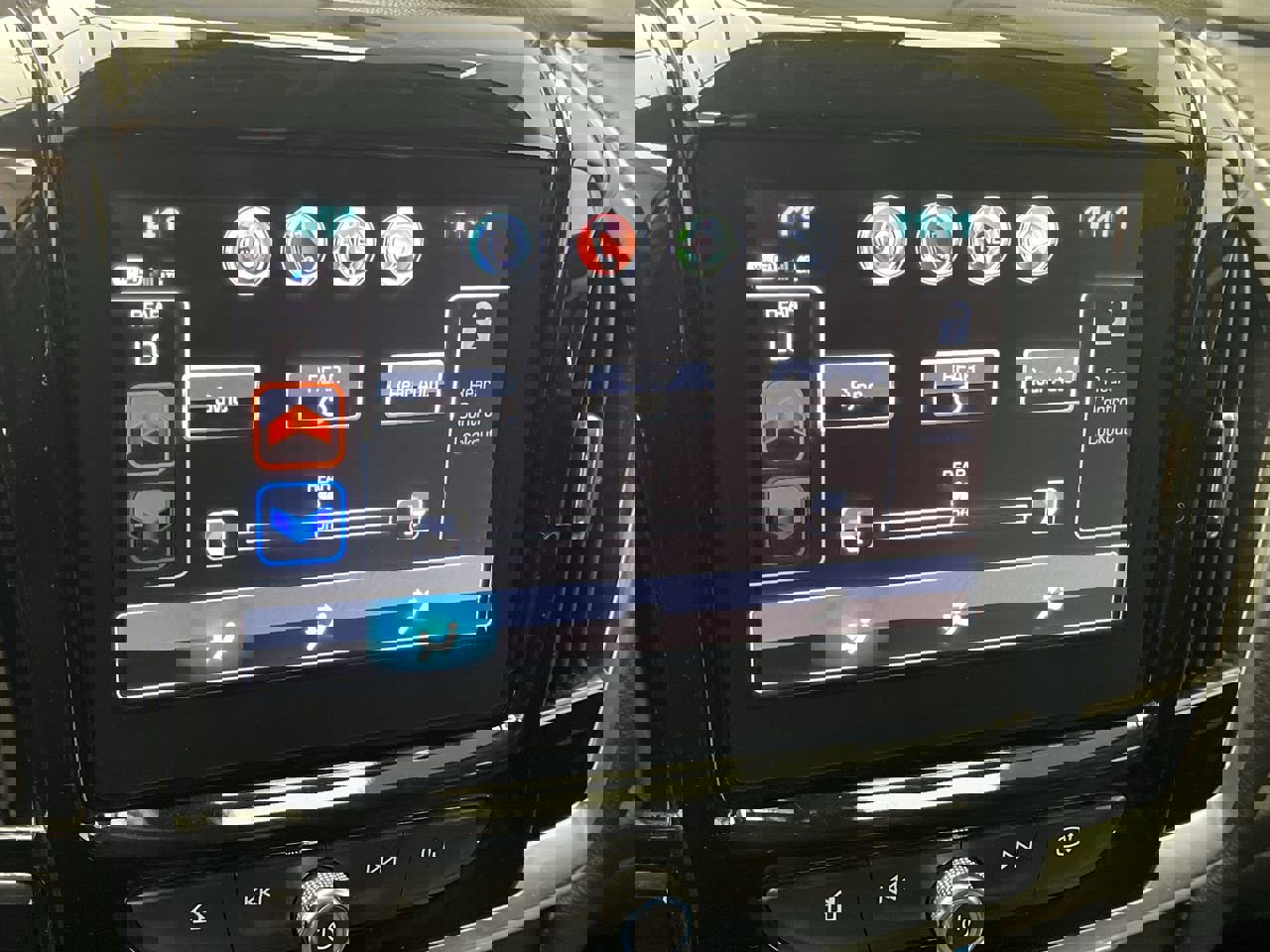 Used 2019 Chevrolet Traverse LT w/ LPO, Blackout Package image 20