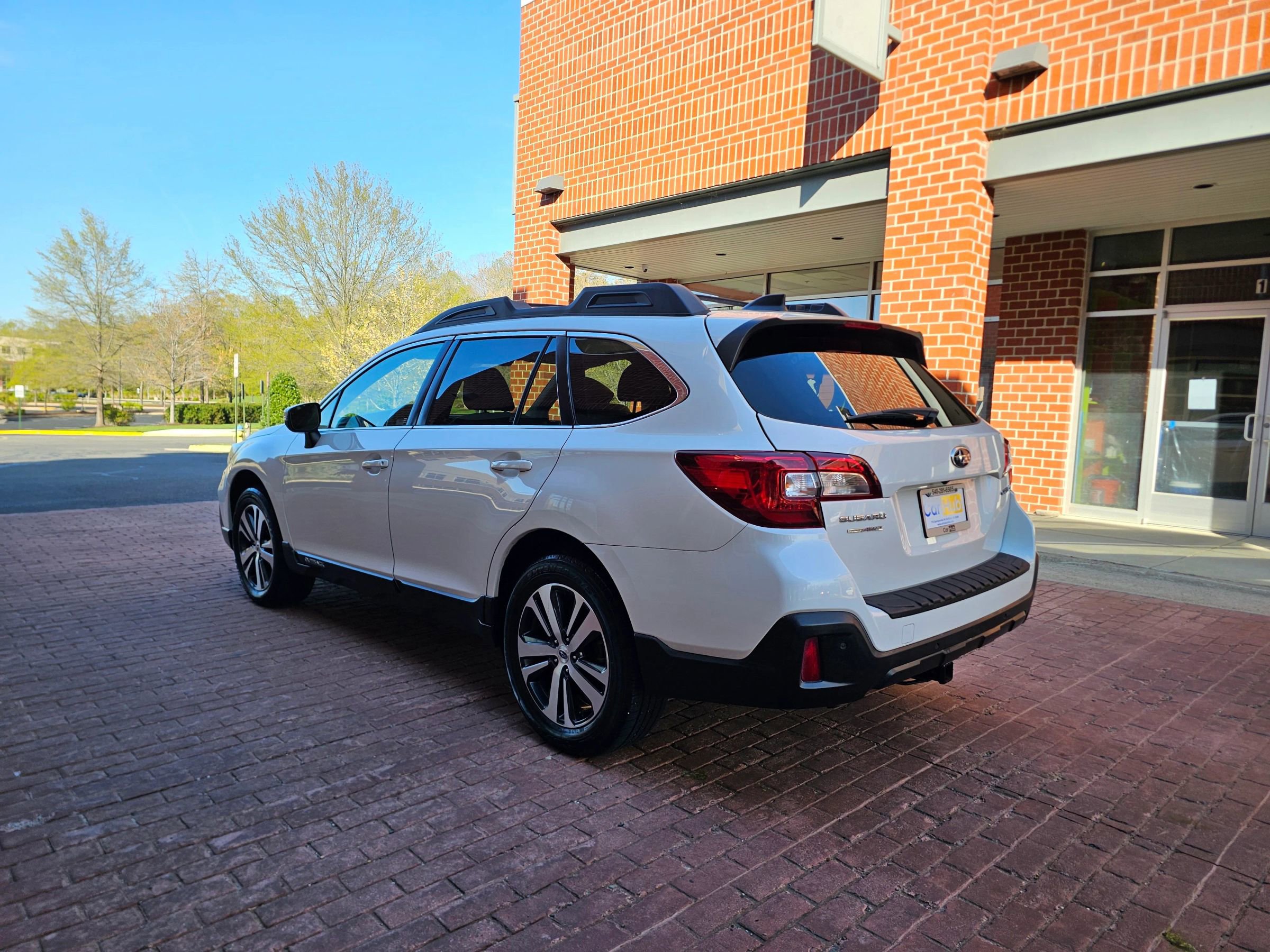 Used 2018 Subaru Outback 2.5i Limited AWD/4WD image 4