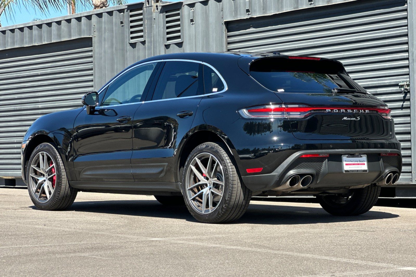 Certified 2023 Porsche Macan S AWD/4WD image 3